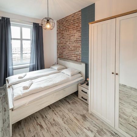 Around The World Vision Apartment - Centrum Opole Esterno foto