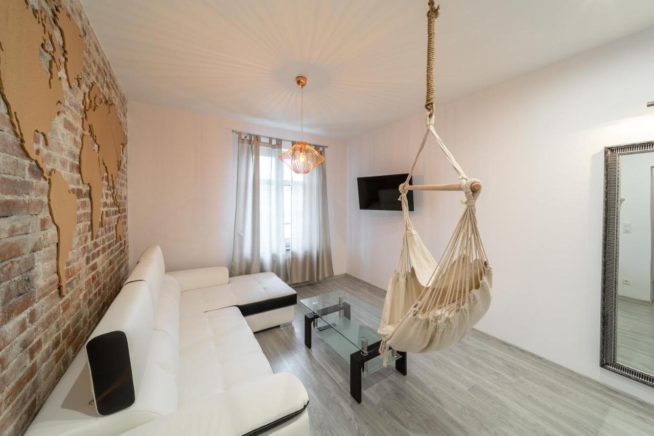 Around The World Vision Apartment - Centrum Opole Esterno foto